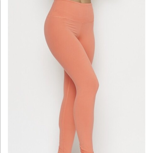 NEW! Solmi Yoga Leggings - Picture 4 of 4
